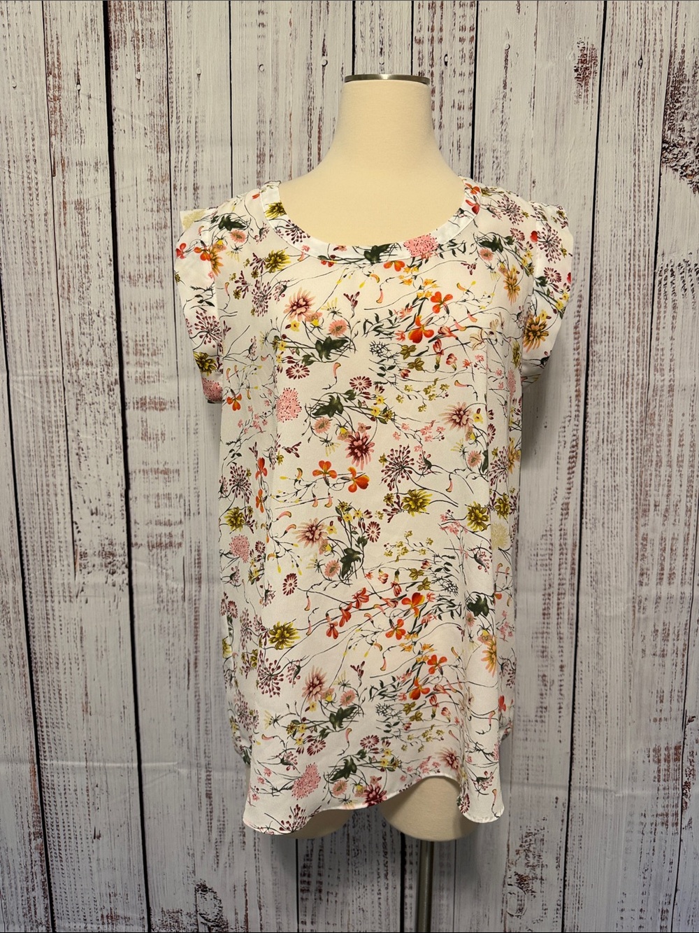 Pleione by Anthropologie White Floral Cap‎ Sleeve Blouse